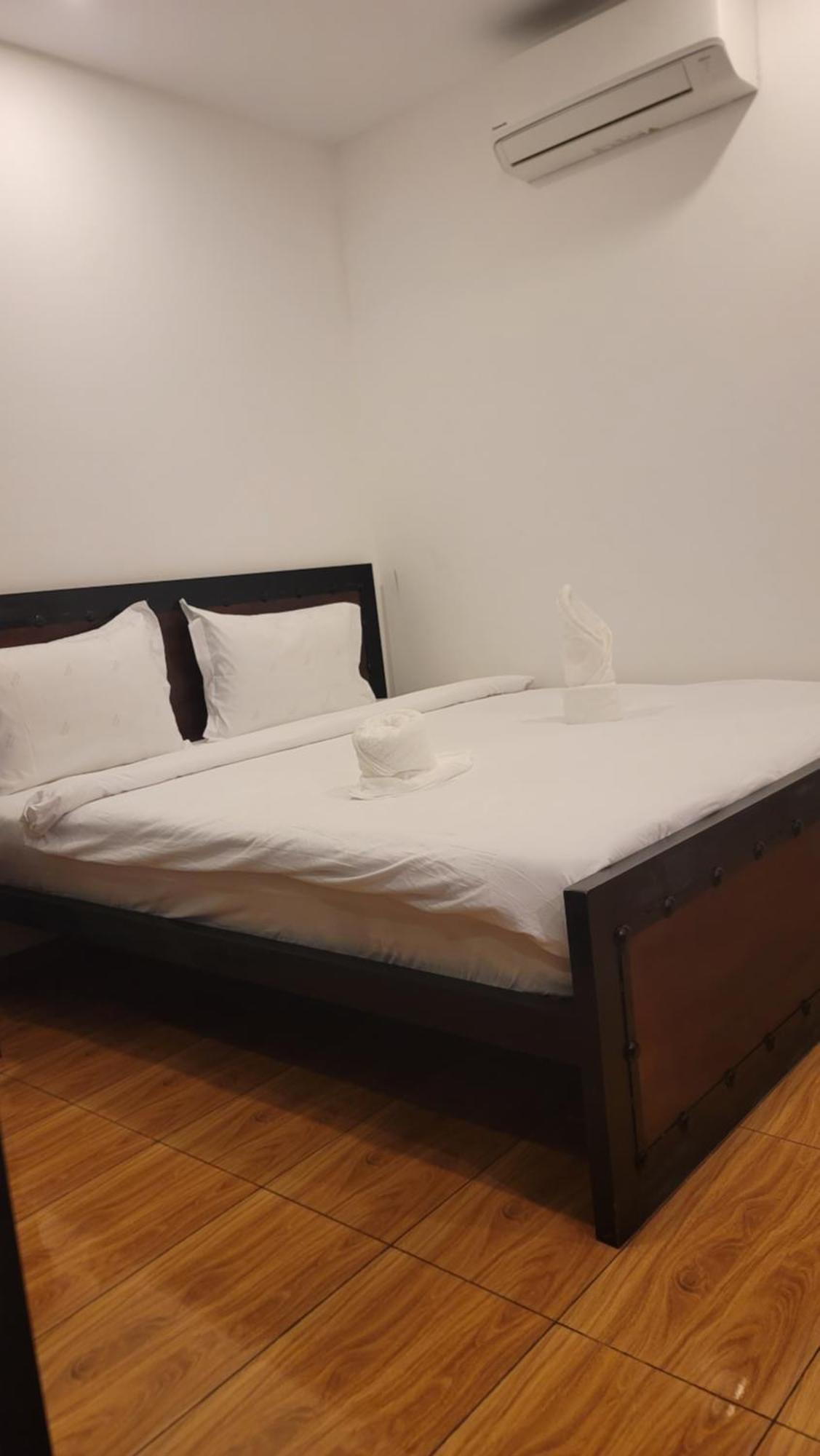 Park Inn Boutique And Hostel กำปอต ภายนอก รูปภาพ