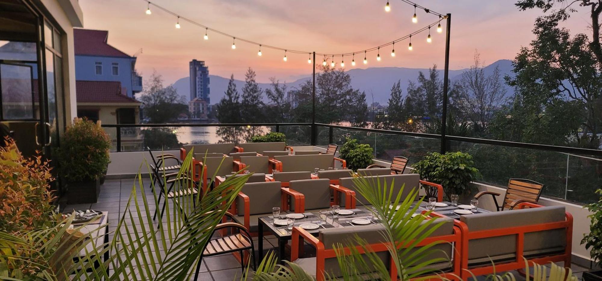 Park Inn Boutique And Hostel กำปอต ภายนอก รูปภาพ