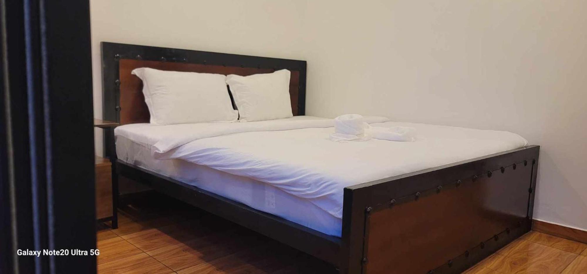 Park Inn Boutique And Hostel กำปอต ภายนอก รูปภาพ